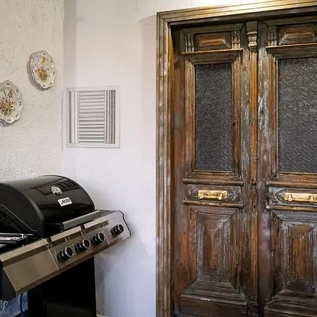 Arty Villa